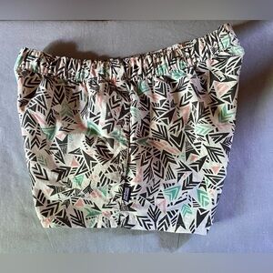 🌟Patagonia Barely Baggies Ikat Print Shorts🌟